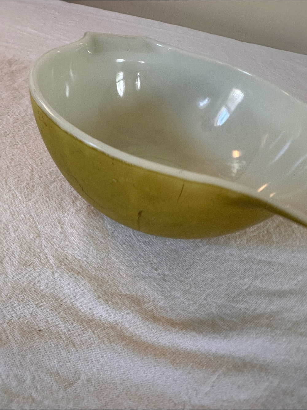 ⭐️ Vintage Pyrex Green 1.5 Qt Ceramic Mixing Bowl -very scratched